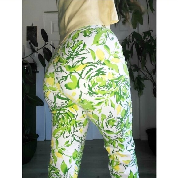 𝅺VINTAGE Lime White Yellow Print Capris - Picture 3 of 6